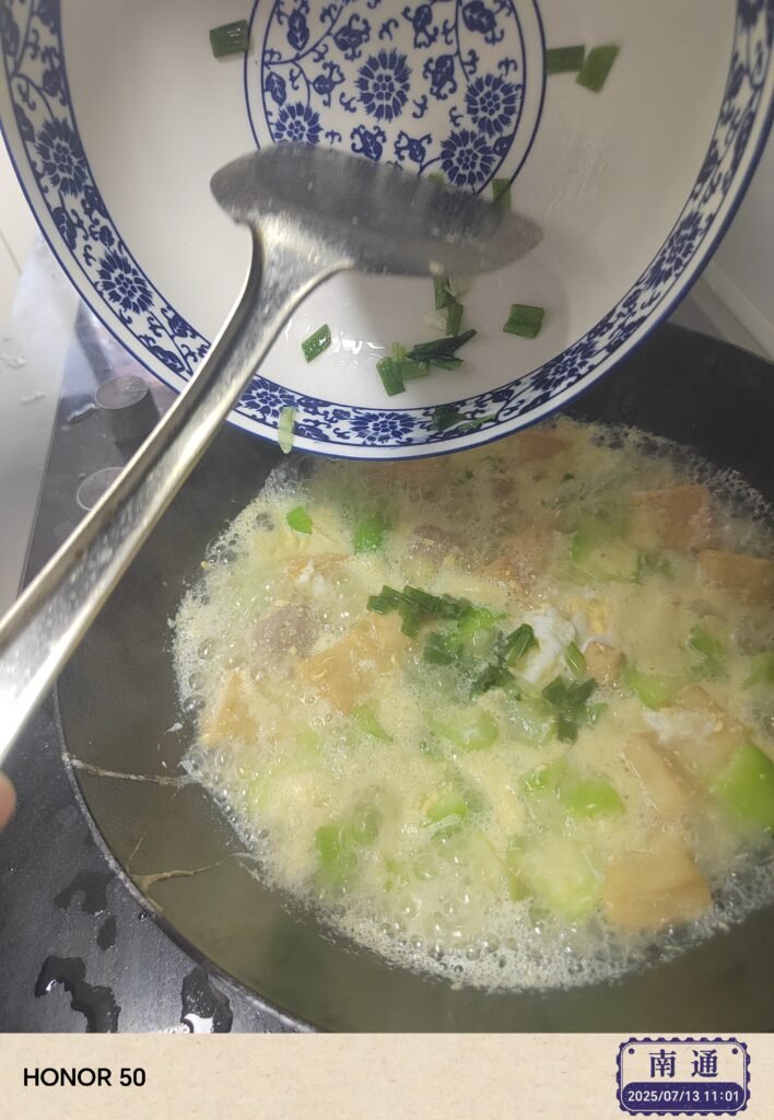 Loofah, Meatball & Egg Soup
